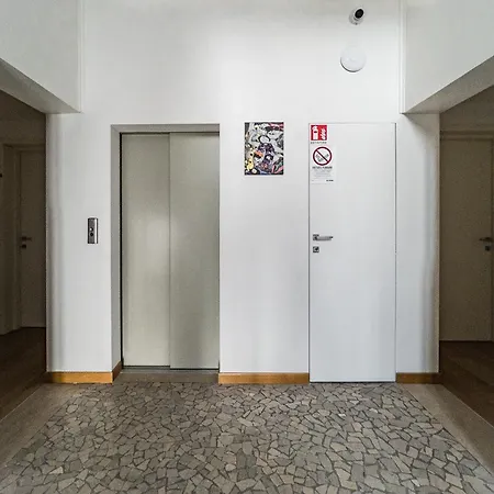 Affittacamere Rrrapido Holy And - Via Sardegna Milano